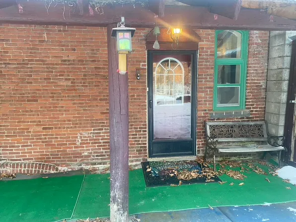 39 Cheney St #2, Newport, NH 03773