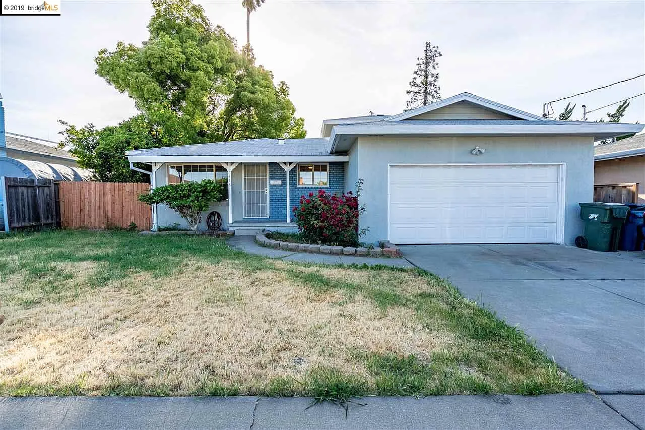 2416 Desrys Blvd photo 1