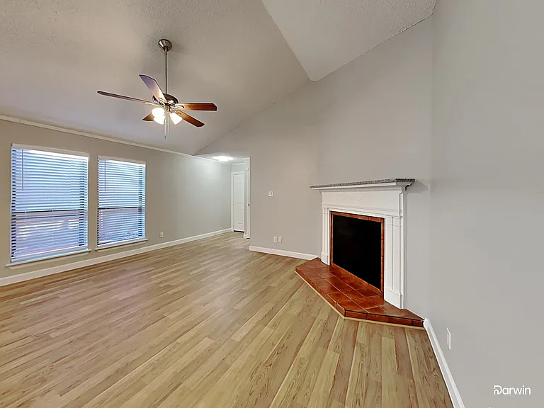 328 Teakwood Ln — Photo 5