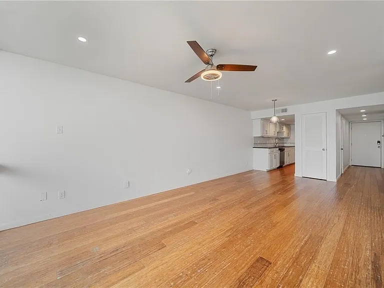 4334 Ocean Dr #605 — Photo 13