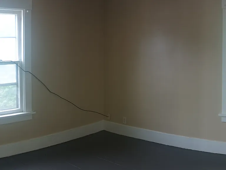 439 Ellsworth St — Photo 1
