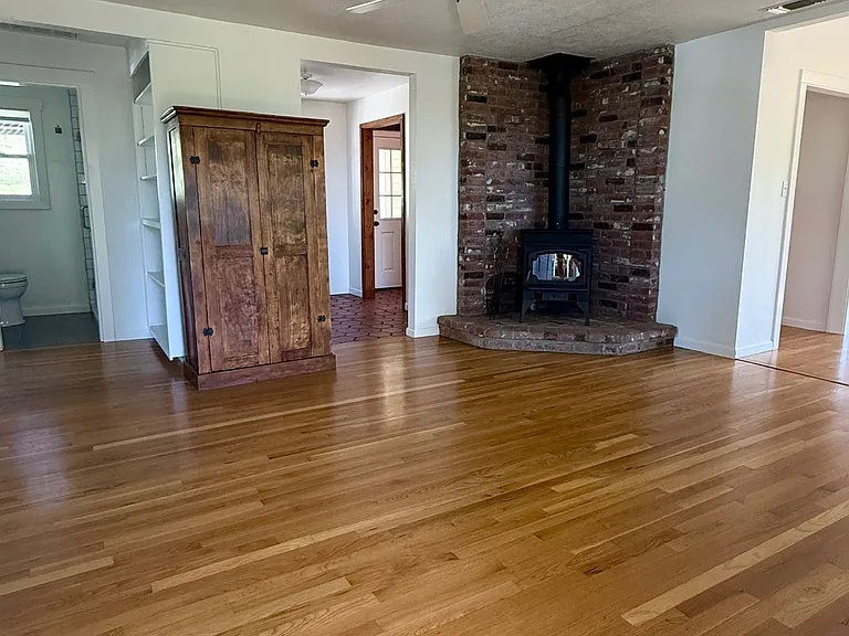 1201 Plum Tree Ln — Photo 9