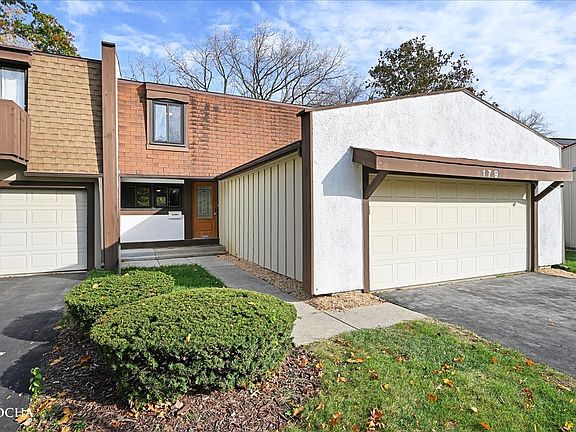 3rd image of 179 Cascade Dr