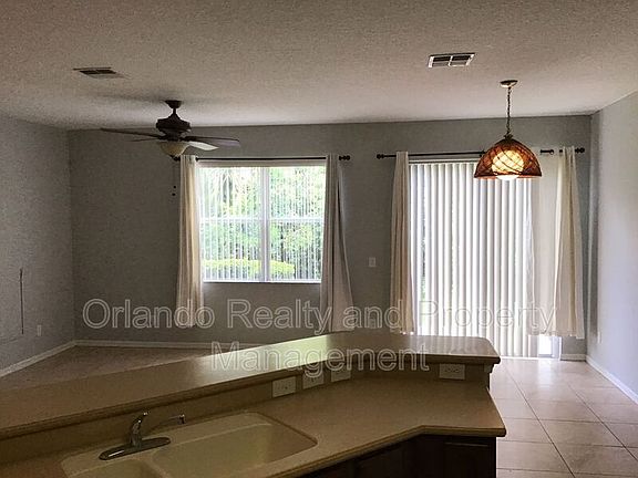 4th image of 565 Lake Eagle Ln