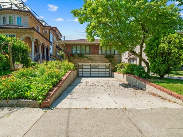 15426 Powells Cove Boulevard, Beechhurst, NY 11357