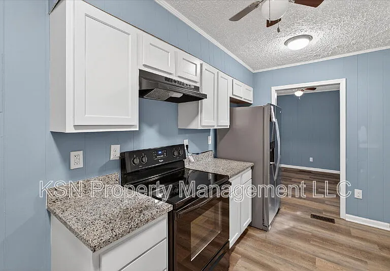 1919 Greenwood St — Photo 15