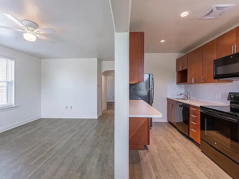 107 Bloomingdale Ave — Photo 13