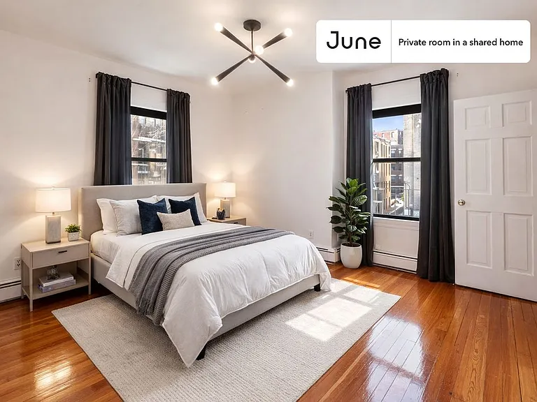 132 Chiswick Rd #2D — Photo 1