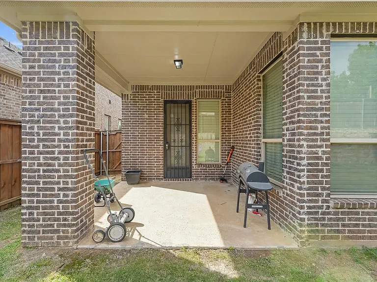 3421 Poinsettia Way — Photo 11