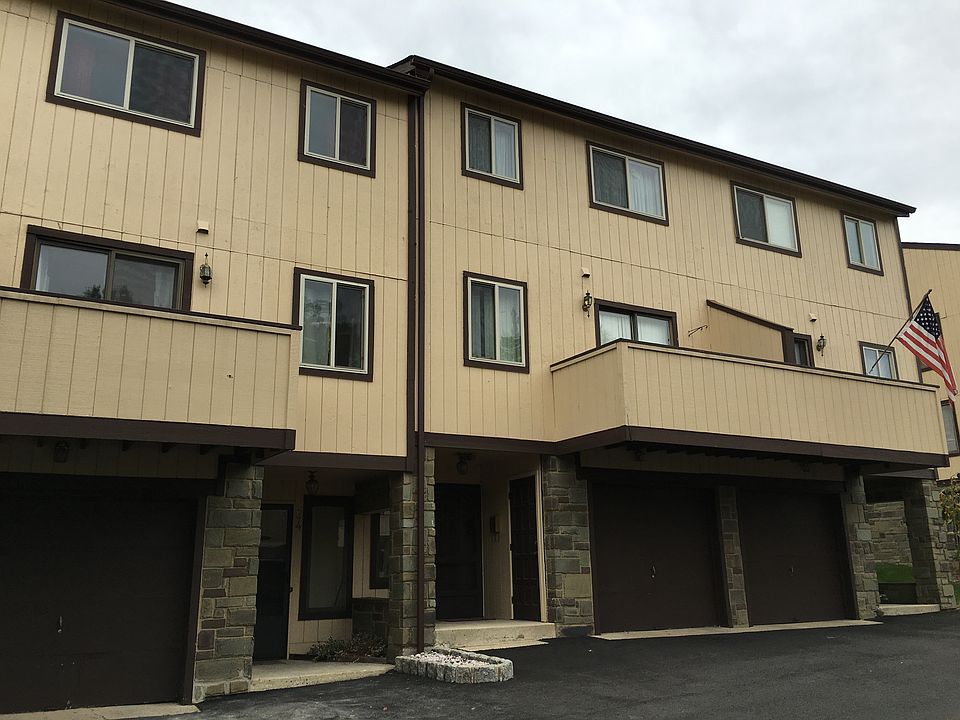 Garage & balcony