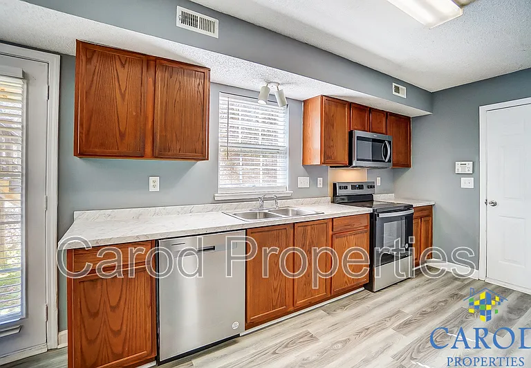 1015 Alston Hill Dr — Photo 15