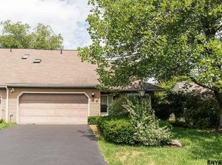 7 York Rd, Glenmont, NY 12077