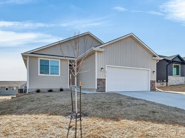 2710 22nd St SW, Altoona, IA 50009