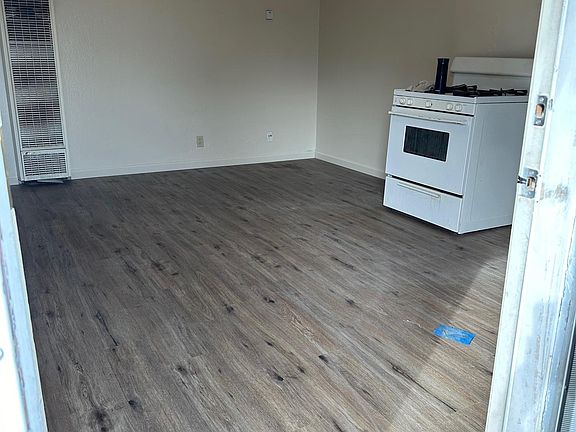 4th image of 901 J St