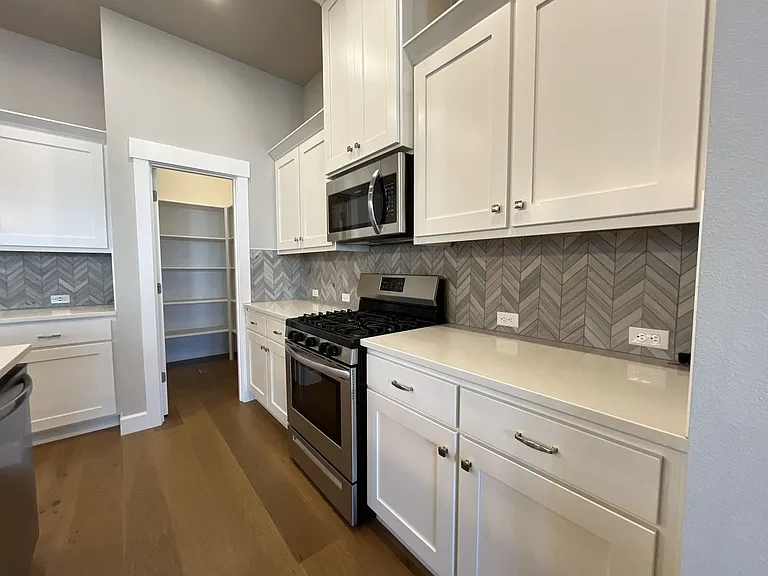 7002 SE Genrosa St — Photo 11
