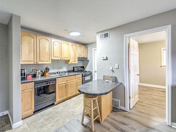 5th image of 3850 Park Ave APT 2