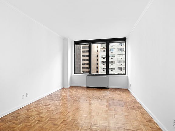 3rd image of 150 E 57th St APT 11D