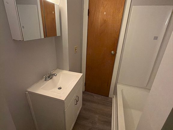 5th image of 499 3rd St