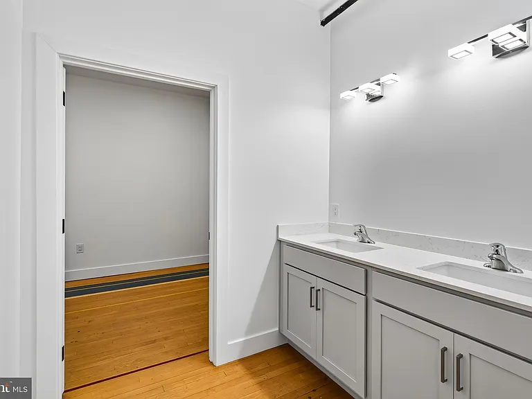 123 S Main St #6 — Photo 22