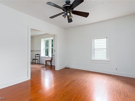 3rd image of 936 Ella Ct