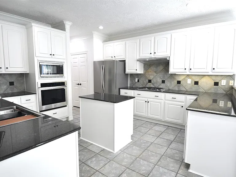 1914 Sand Hollow Ln — Photo 17