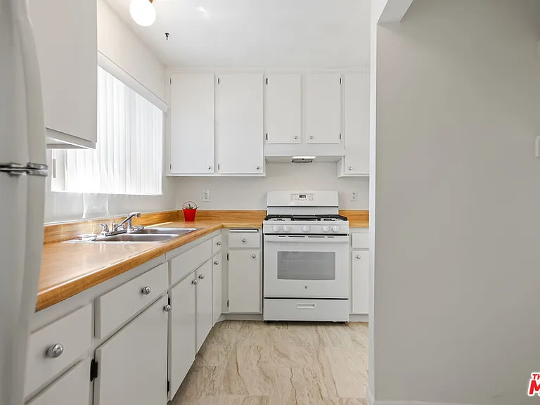 5464 Evelyn Dr — Photo 5