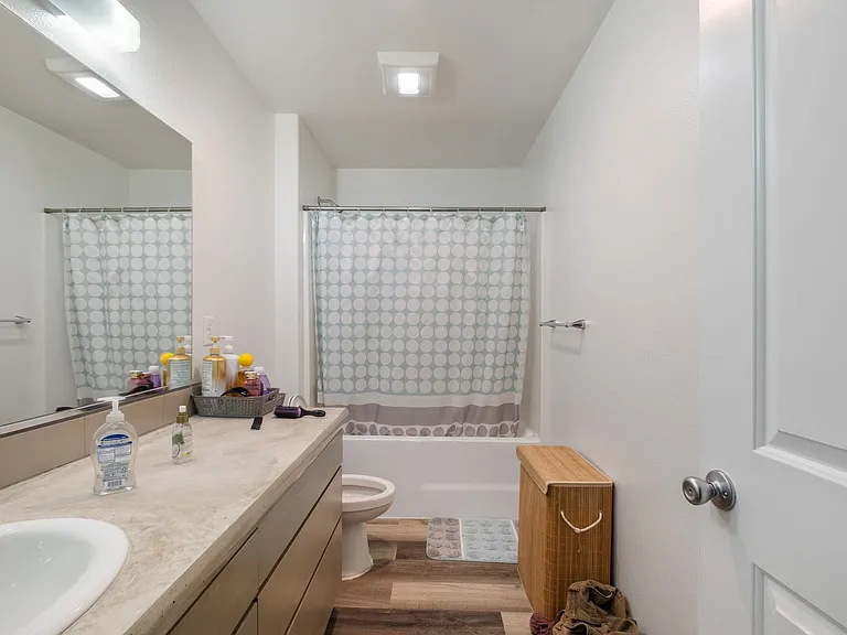 420-522 F St NE — Photo 6