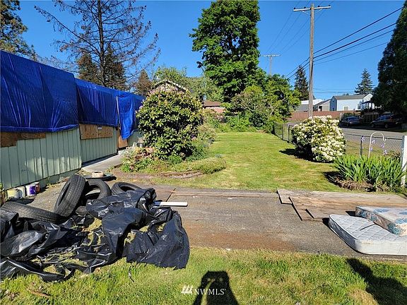 3rd image of 411 S 78th St