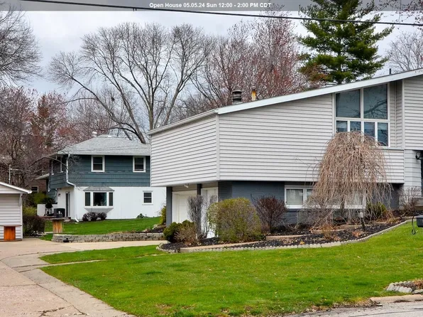 909 E Harrison Ave, Fairfield, IA 52556