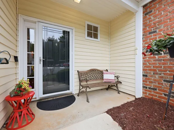 702 Village Lake Dr, Mebane, NC 27302