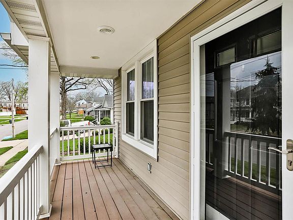 5th image of 419 W Rose Hill Ave