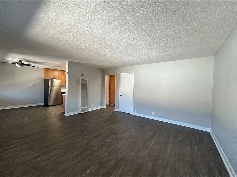The Circle Apartments at Long Beach — Photo 68
