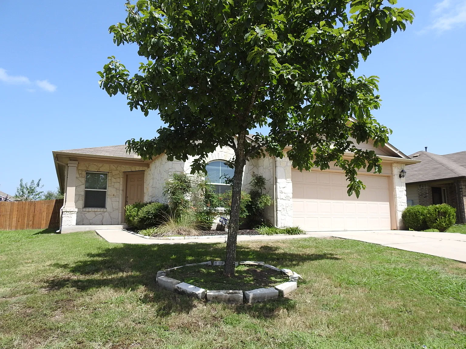 4 bed, 1766 sqft, $1,875 — Photo 2