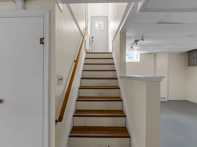 3020 Syracuse St — Photo 23