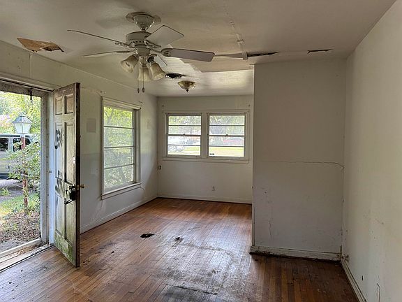 3rd image of 5380 Landry Ln