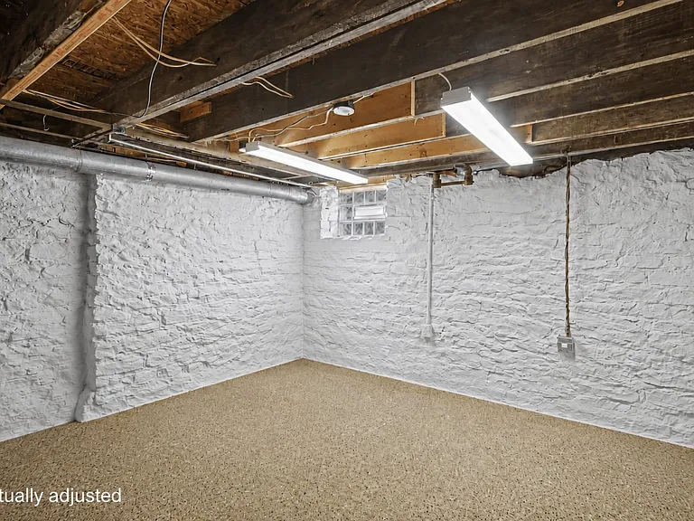 982 Highland St — Photo 20