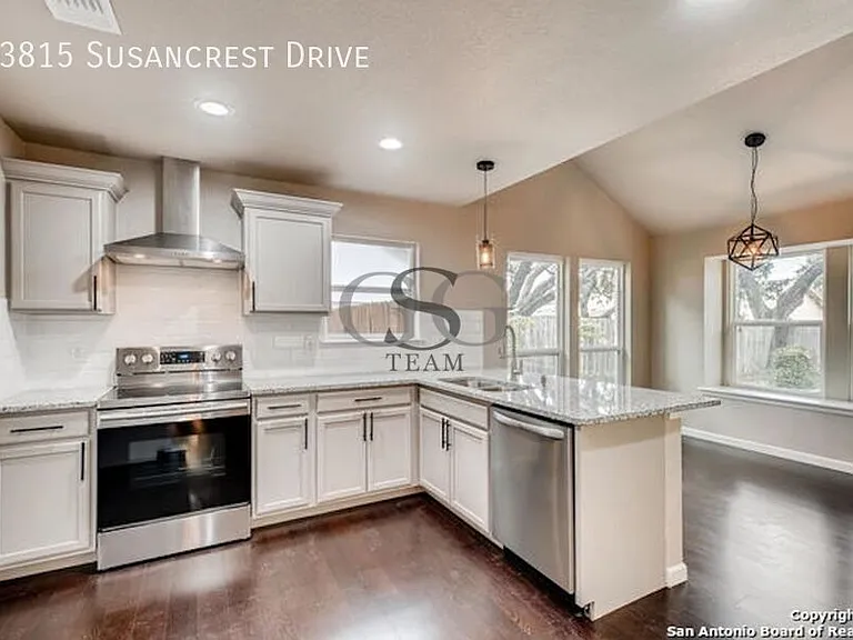13815 Susancrest Dr — Photo 8