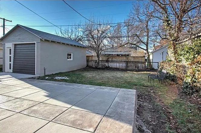 1574 E Princeton Ave — Photo 25