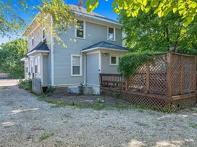 441 Forest St — Photo 8