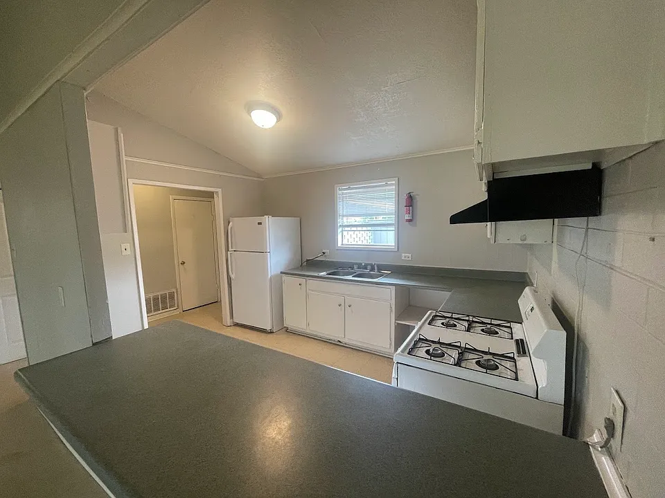 871 Von Blond Dr