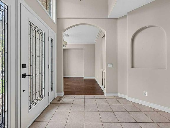 4th image of 52 NE Sandstone Ridge Cres
