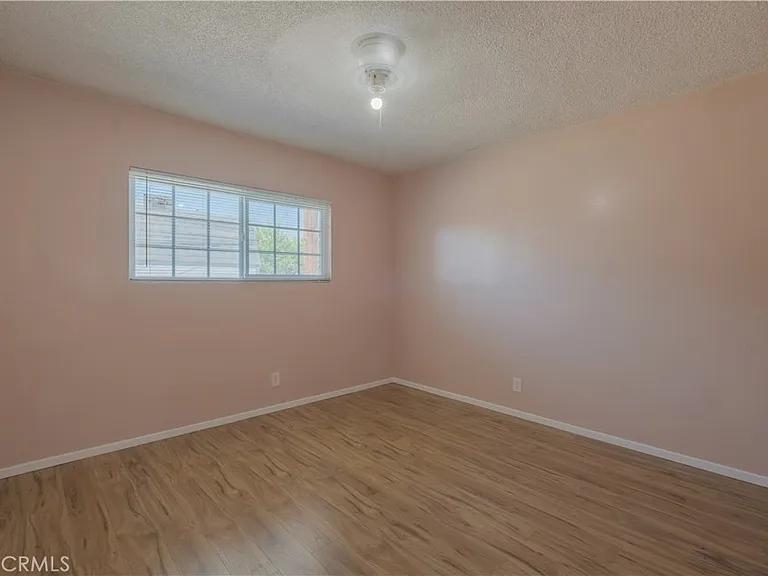 4433 Triggs St E — Photo 16