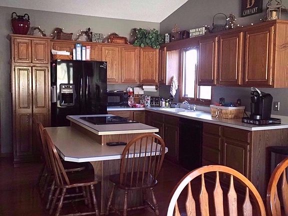 5th image of 2341 S Holly Dr