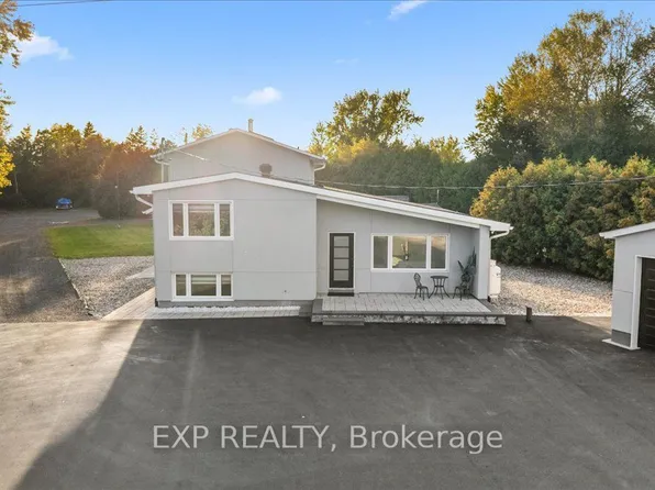 2940 Prince Of Wales Dr, Ottawa, ON K2E 0B2