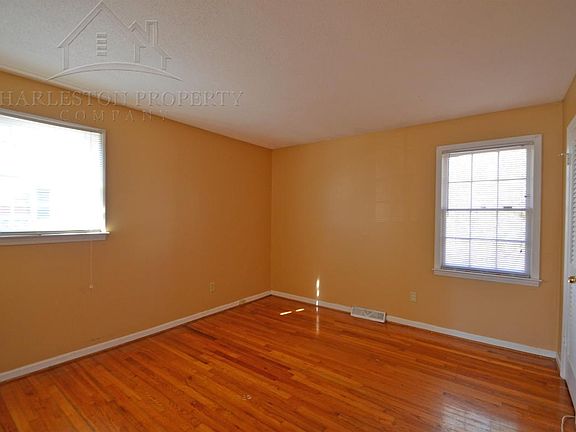 4th image of 3268 Starlett Ave