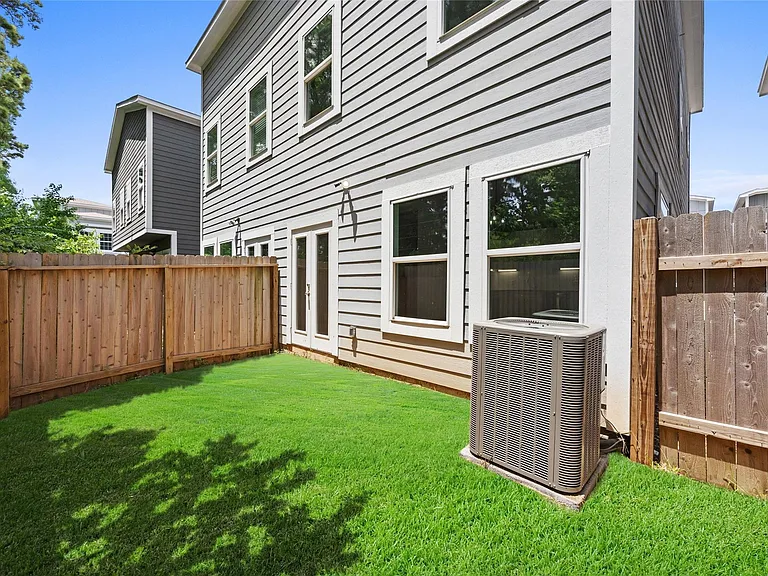 4933 Dalhart Dr — Photo 29