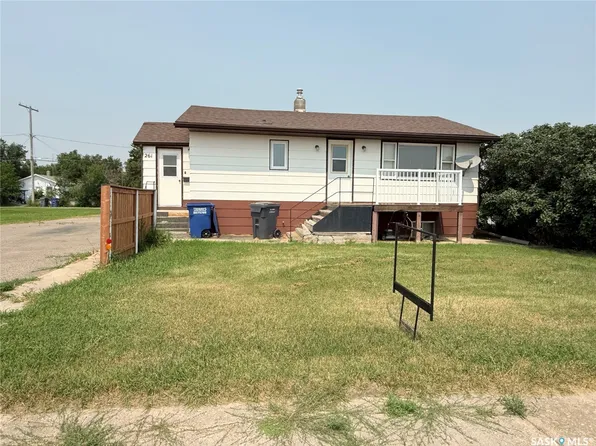 261 2nd Avenue W, Shaunavon, SK S0N 2M0