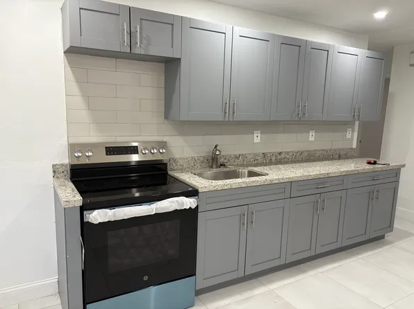 170 NW 58th St, Miami, FL 33127