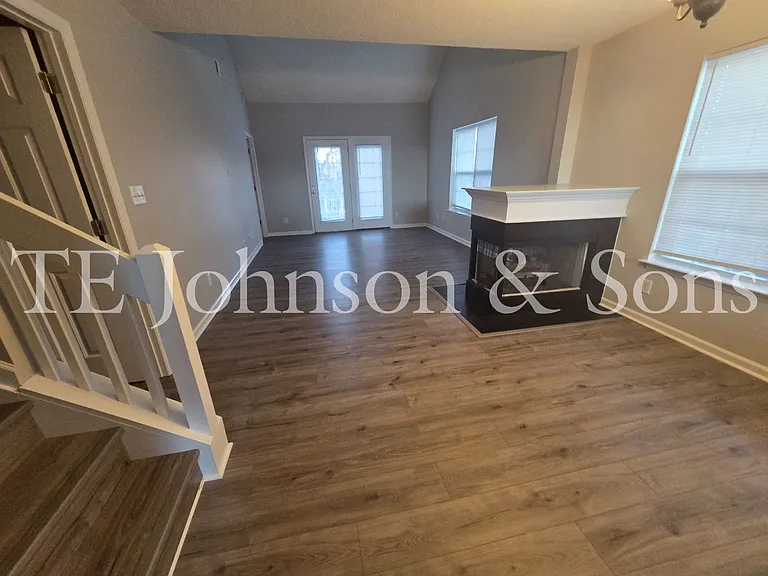 3351 Victoria Park Ln — Photo 4