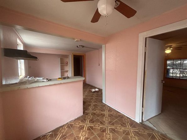 laredo-texas-448056051 picture